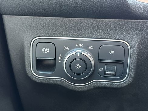 Certified 2021 Mercedes-Benz GLB 250 image 26