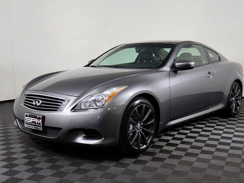 Used 2010 INFINITI G37 Journey w/ Premium Pkg RWD image 2