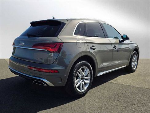 Used 2023 Audi Q5 2.0T Premium w/ Convenience Package AWD/4WD image 3