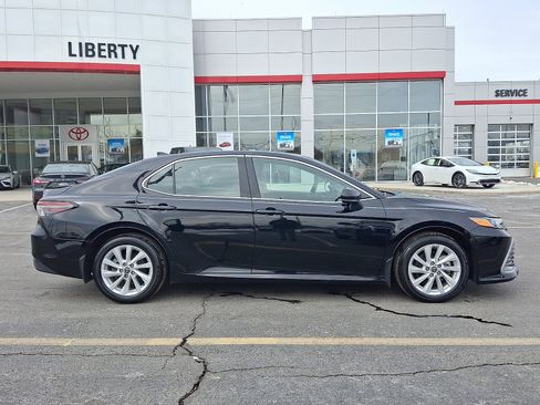 Used 2024 Toyota Camry LE image 7