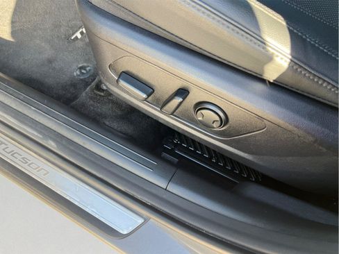 Used 2025 Hyundai Tucson Limited AWD/4WD image 29