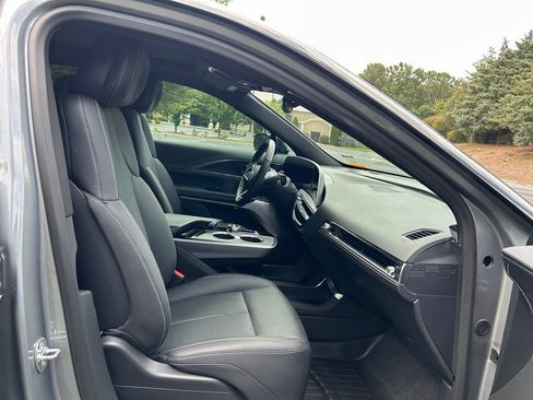 Used 2024 Cadillac Lyriq Sport RWD image 51