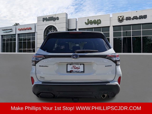 Used 2025 Subaru Forester Touring w/ Popular Package - Touring AWD/4WD image 4