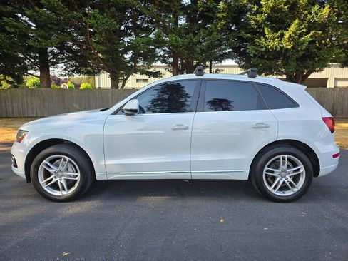 Used 2016 Audi Q5 2.0T Premium Plus w/ Technology Package AWD/4WD image 3