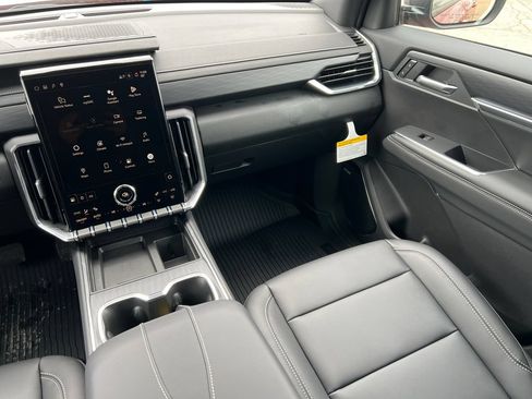 New 2026 GMC Acadia Elevation w/ Elevation Premium Package AWD/4WD image 31