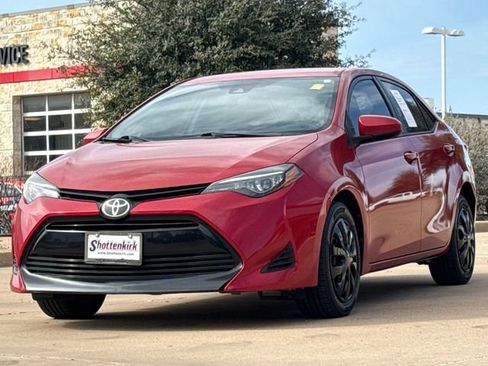 Used 2019 Toyota Corolla LE FWD image 3