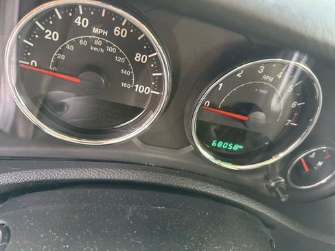 Used 2018 Jeep Wrangler Unlimited Sahara image 3