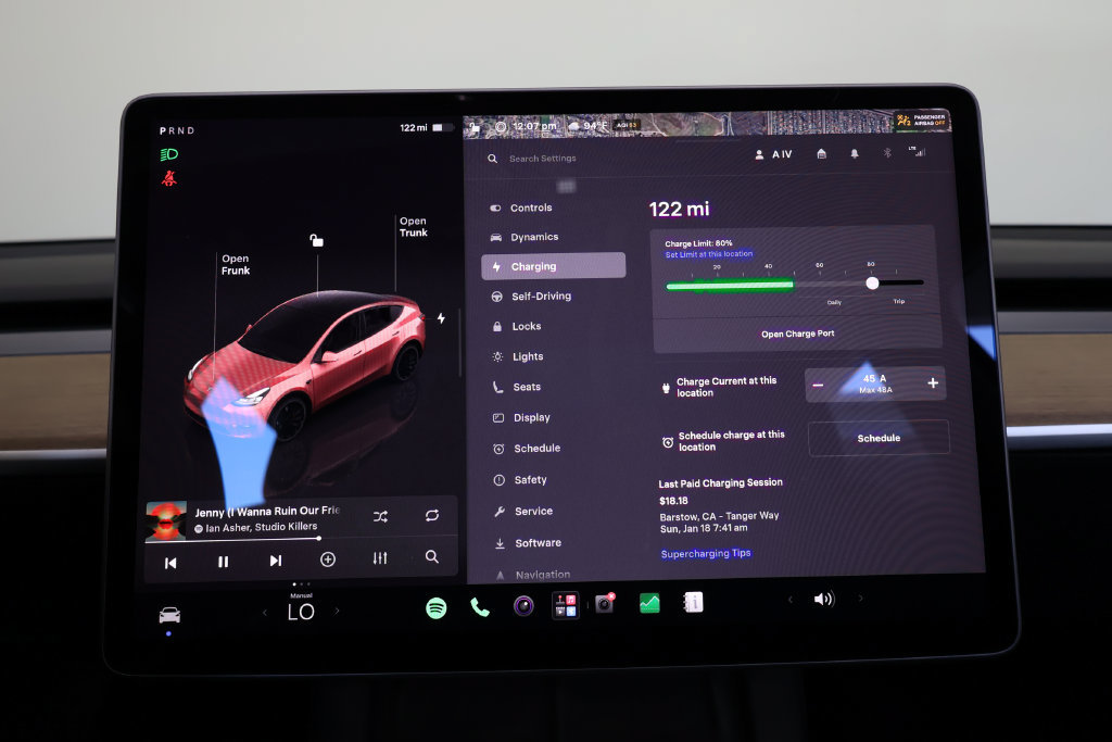 Used 2022 Tesla Model Y Performance AWD/4WD image 30