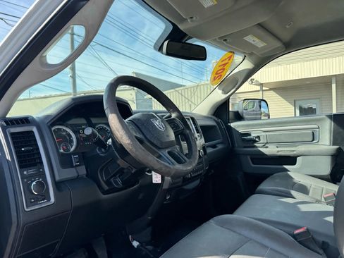 Used 2017 RAM 3500 Tradesman w/ Chrome Appearance Group image 12