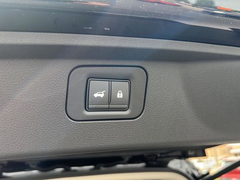 New 2025 Nissan Armada Platinum Reserve image 33