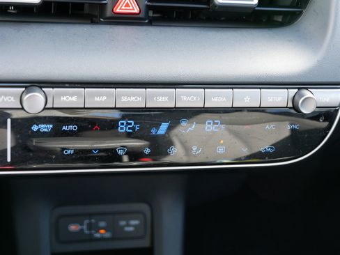 Used 2025 Hyundai Ioniq 5 SE image 23