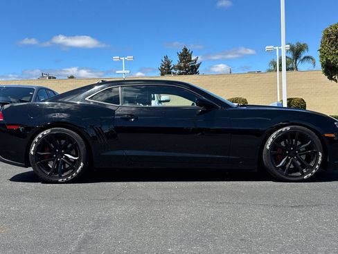 Used 2014 Chevrolet Camaro SS w/ RS Package RWD image 4