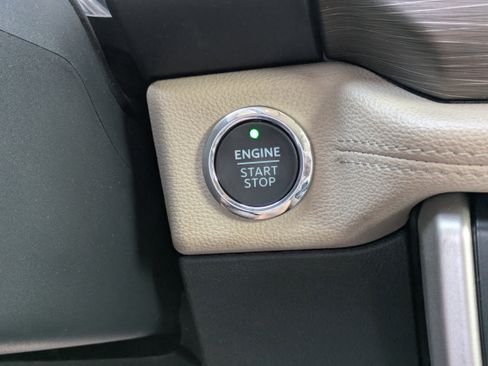 Used 2024 Ford Expedition Limited image 30