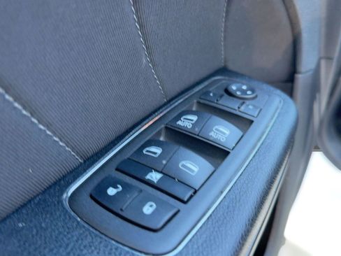 Used 2022 Dodge Charger R/T w/ Blacktop Package image 12