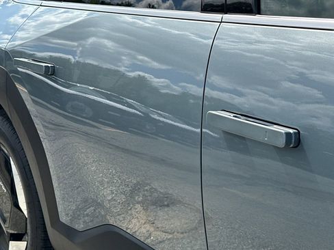 Certified 2024 Kia EV9 Wind AWD/4WD image 12