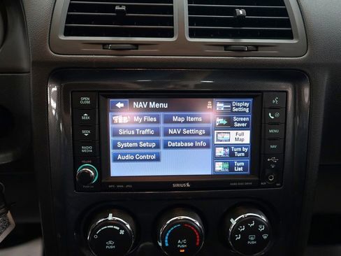Used 2010 Dodge Challenger SE RWD image 30