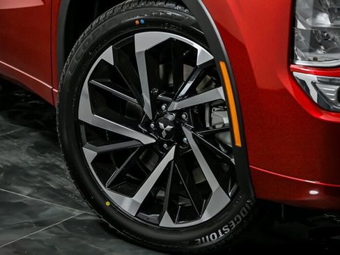 New 2025 Mitsubishi Outlander SEL image 3