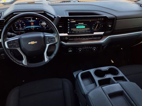 Used 2022 Chevrolet Silverado 1500 LT w/ Protection Package image 12