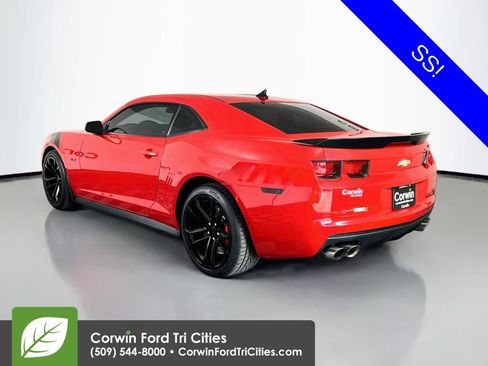 Used 2013 Chevrolet Camaro SS w/ SS Performance Package RWD image 11