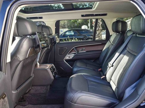 Certified 2024 Land Rover Range Rover Long Wheelbase Autobiography image 18