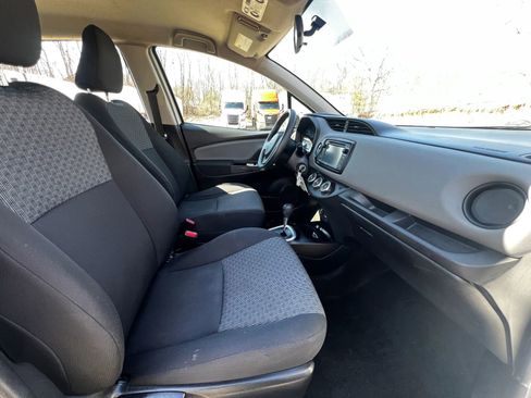 Used 2016 Toyota Yaris L FWD image 12