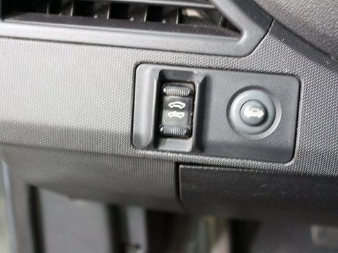 Used 2009 Chrysler Sebring Touring image 13