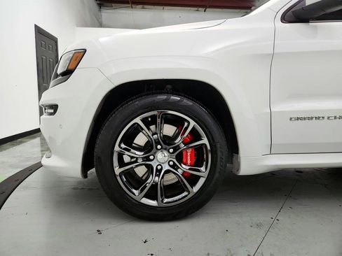 Used 2016 Jeep Grand Cherokee SRT image 33