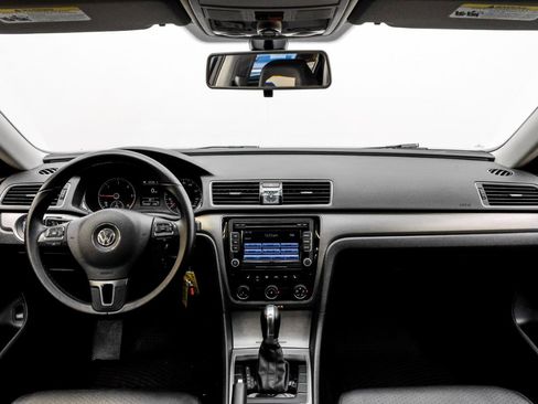 Used 2015 Volkswagen Passat TDI SE FWD image 16