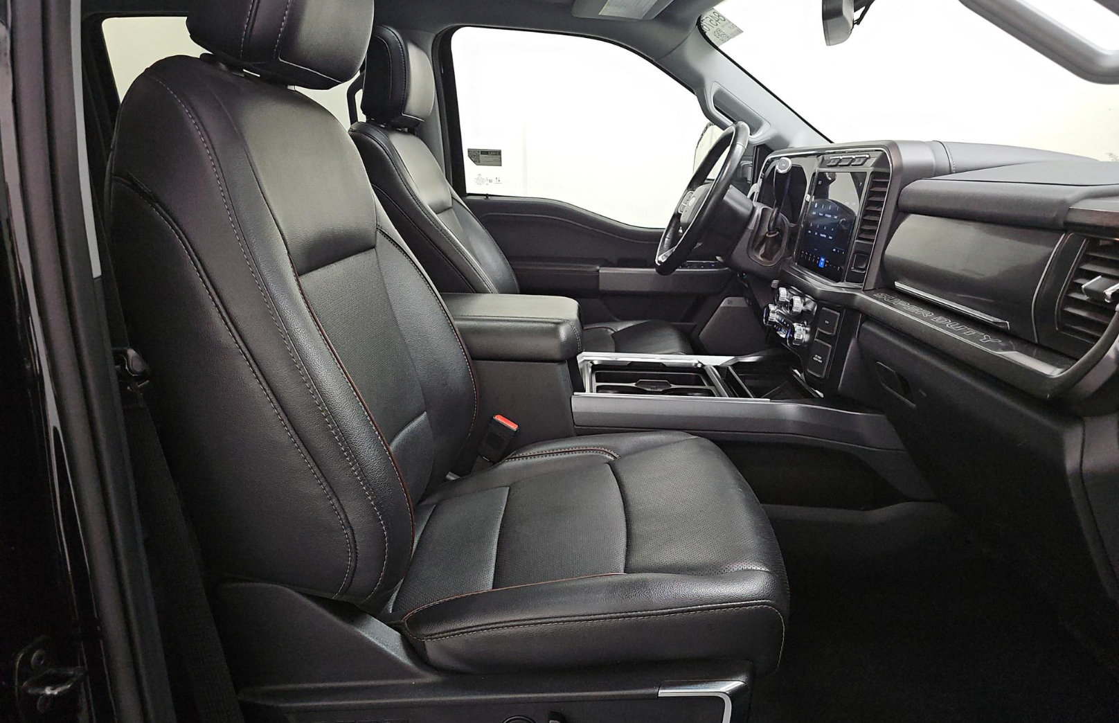 Used 2024 Ford F250 Lariat w/ Sport Appearance Package AWD/4WD image 8