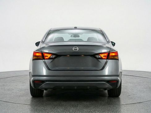 Used 2025 Nissan Altima 2.5 SV image 7