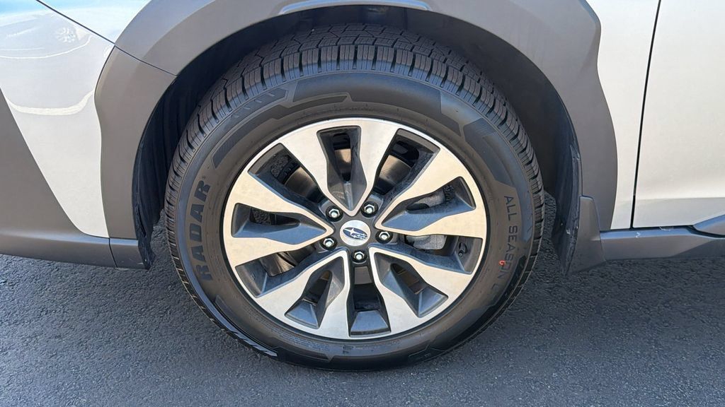 Used 2024 Subaru Outback Limited AWD/4WD image 9