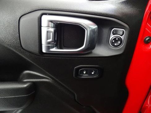 Certified 2025 Jeep Wrangler Willys 4xe image 3