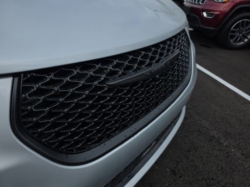 New 2026 Chrysler Pacifica Select w/ S Appearance Package image 27