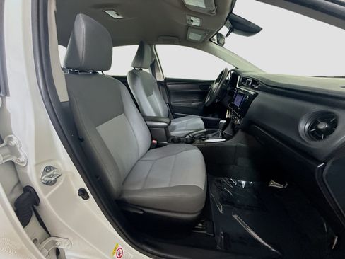 Used 2017 Toyota Corolla L w/ Carpet Mat Package (TMS) FWD image 28