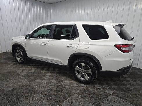 Used 2023 Honda Pilot EX-L image 4