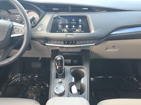 Used 2023 Cadillac XT4 Luxury FWD image 15