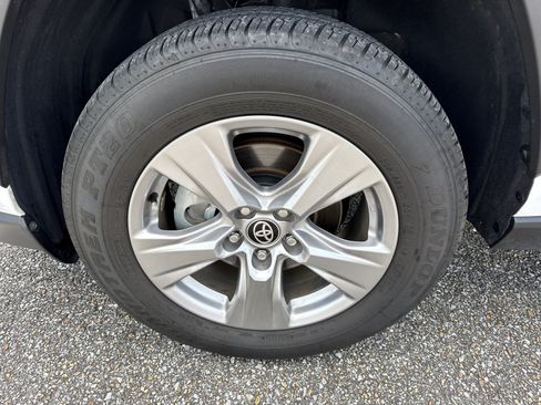 Used 2025 Toyota RAV4 XLE FWD image 10