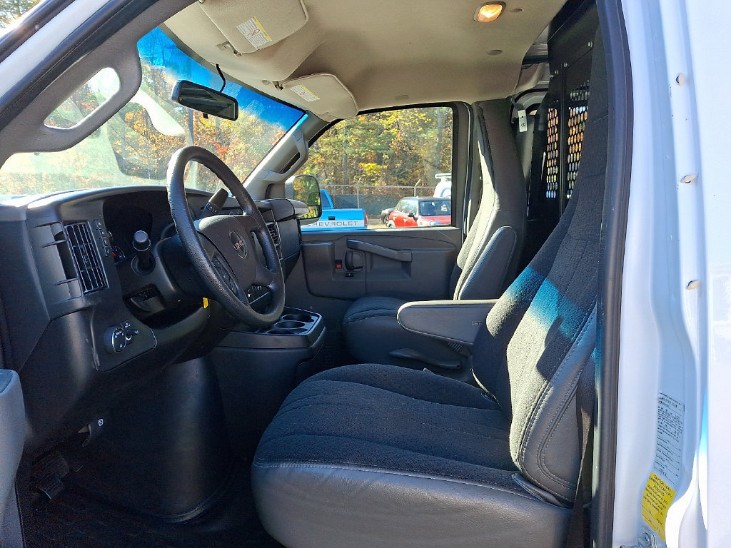 Used 2025 GMC Savana 2500 w/ Driver Convenience Package RWD image 19