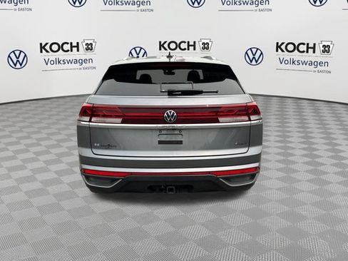 Used 2024 Volkswagen Atlas Cross Sport SE AWD/4WD image 7