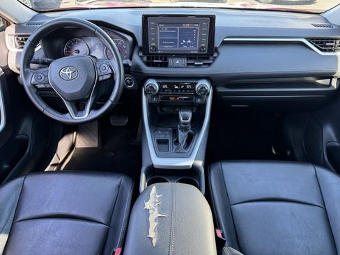 Used 2020 Toyota RAV4 XLE Premium image 22