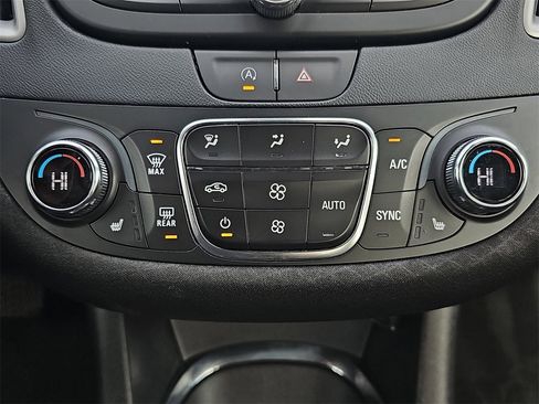 Used 2022 Chevrolet Malibu LT image 20