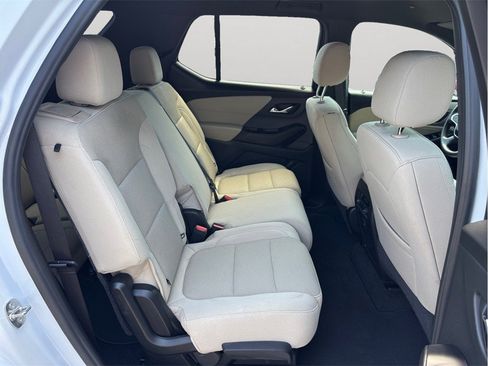 Used 2023 Chevrolet Traverse LS FWD image 40