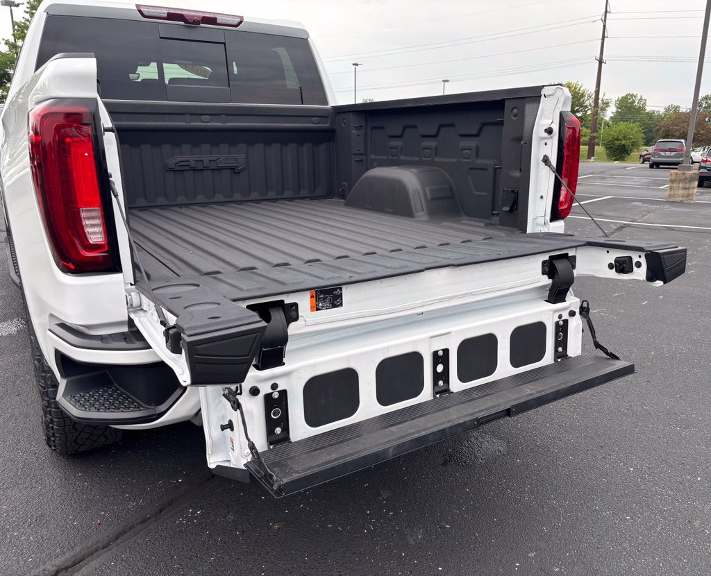 Used 2024 GMC Sierra 1500 AT4 w/ Technology Package AWD/4WD image 22