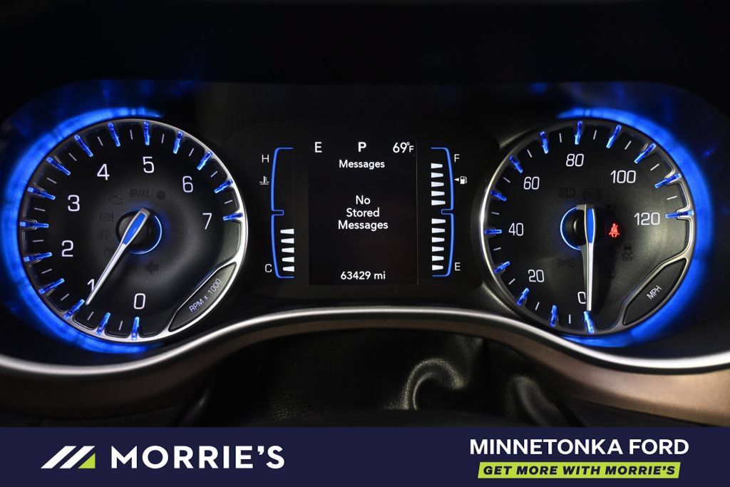 Used 2023 Chrysler Voyager LX FWD image 28