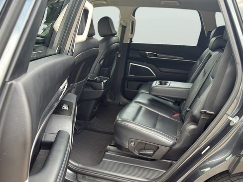 Used 2022 Kia Telluride LX FWD image 16