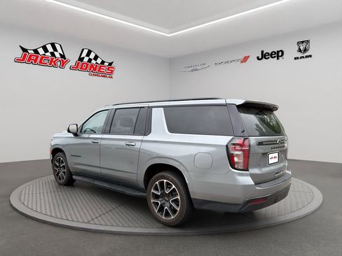 Used 2023 Chevrolet Suburban RST w/ Luxury Package AWD/4WD image 6
