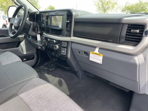 New 2026 Ford F250 4x4 Crew Cab Super Duty image 32
