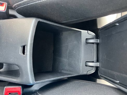 Used 2025 Hyundai Venue SEL FWD image 23