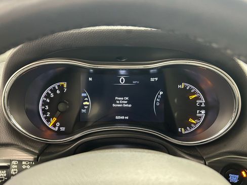 Used 2019 Jeep Grand Cherokee Altitude AWD/4WD image 14