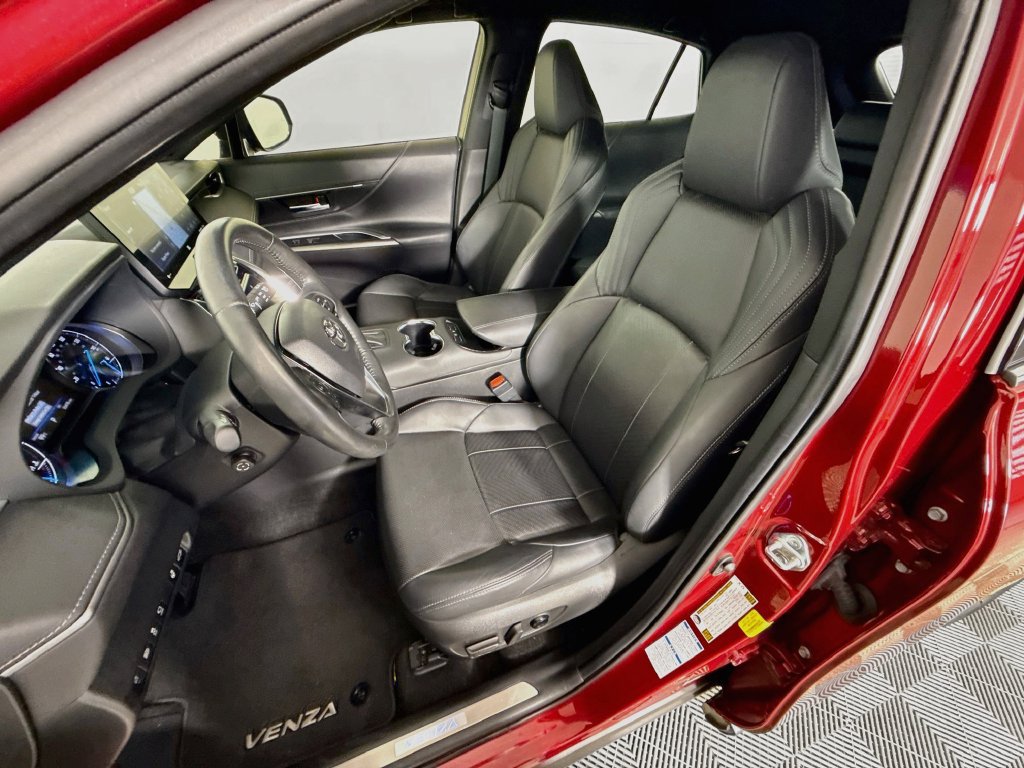 Used 2021 Toyota Venza Limited AWD/4WD image 22